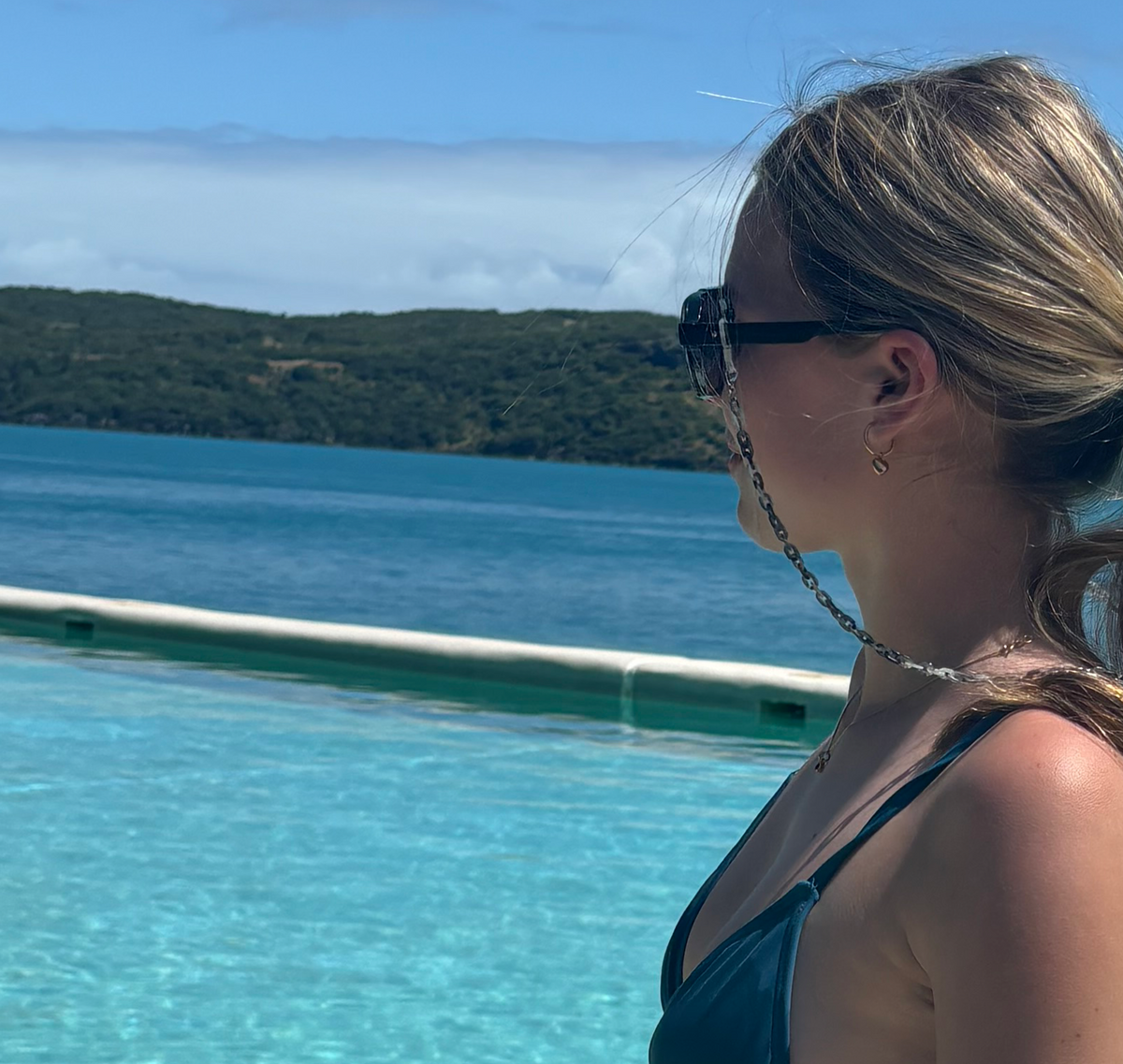 Nikki Beach Club Glasses Chain Grey