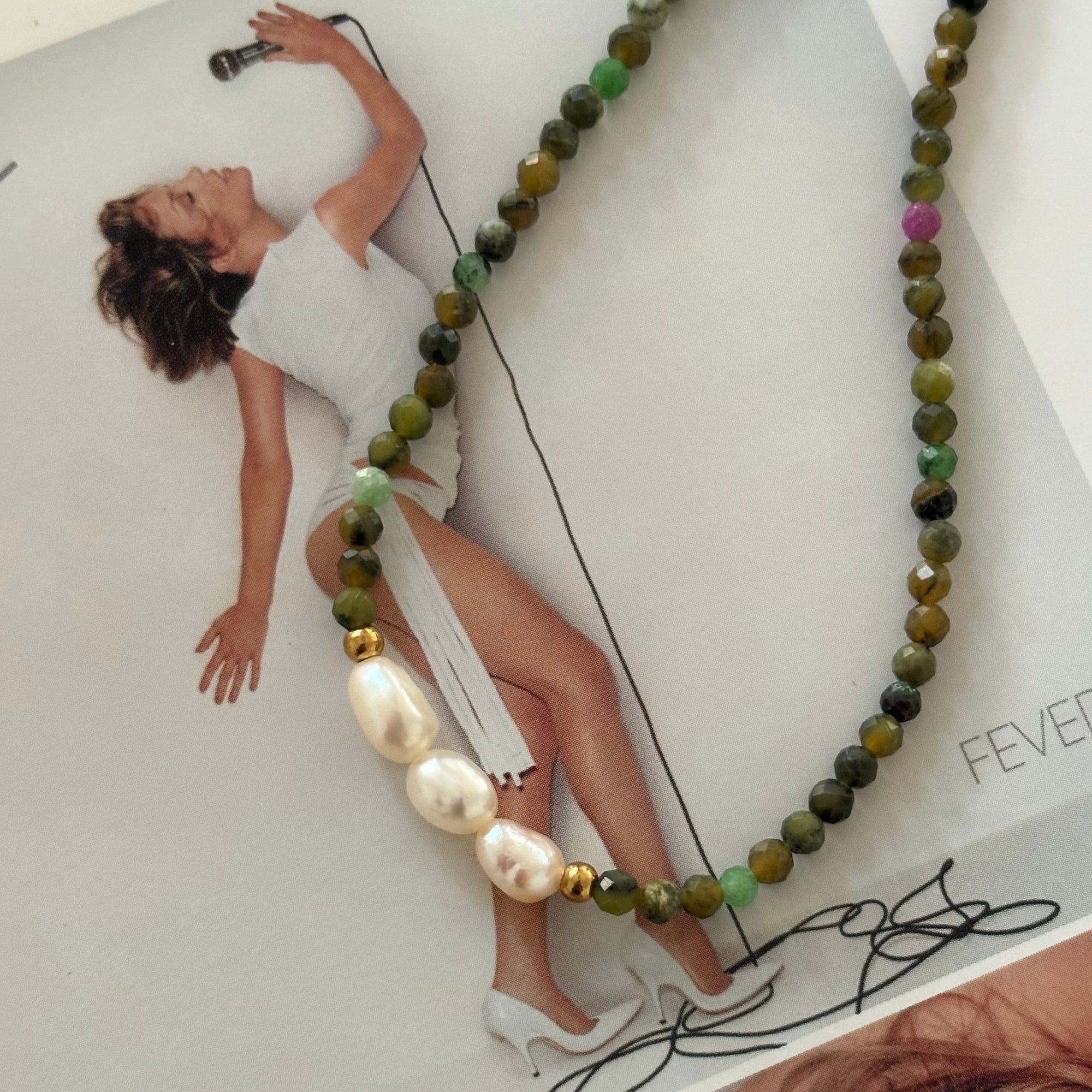 Mila Choker Seaweed Green & Freshwater Pearl