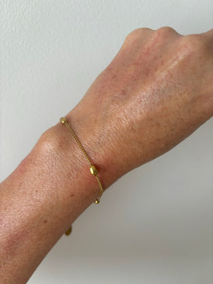 Delicate tear drop gold bracelet, 18k gold plated