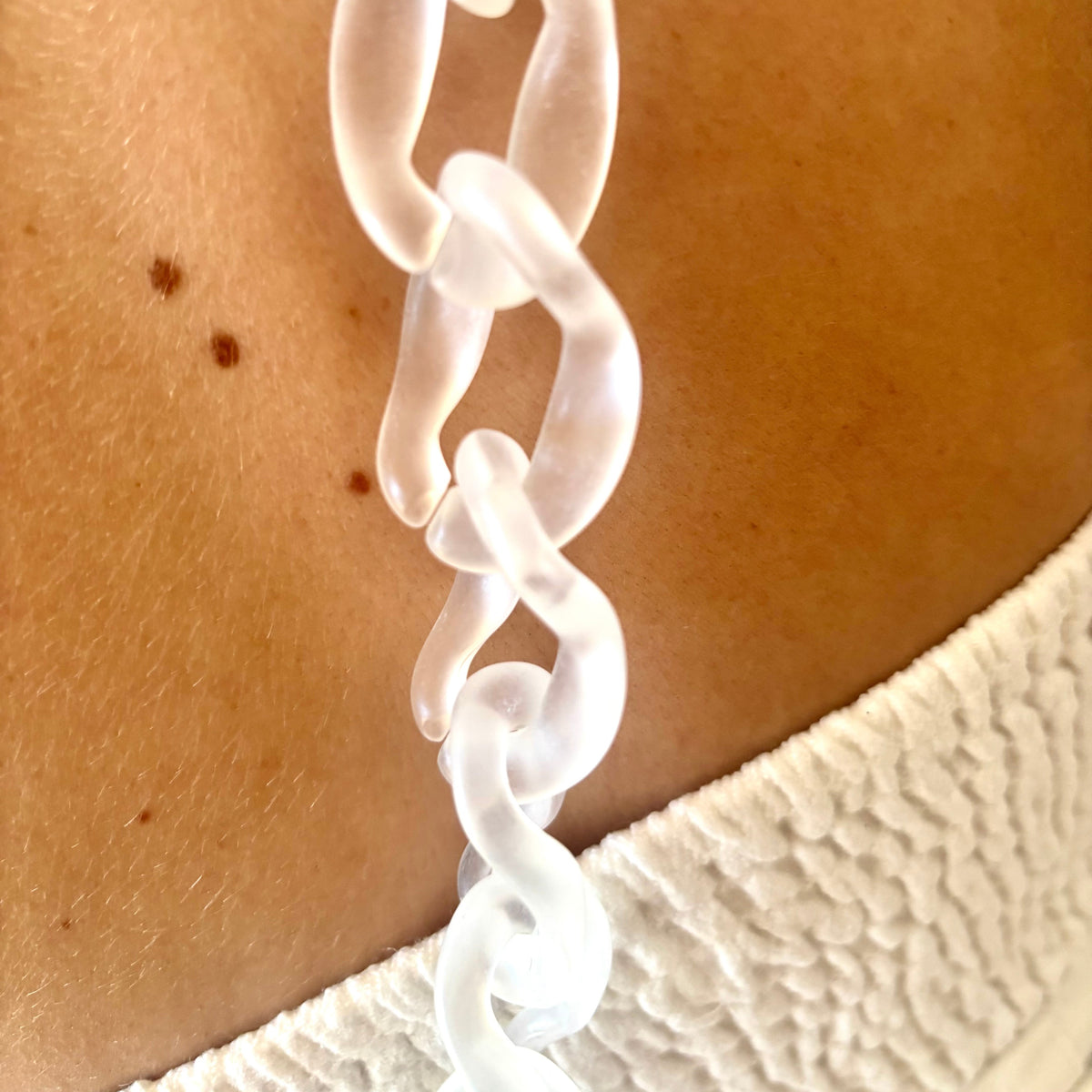 Capri cross body phone strap - Snow