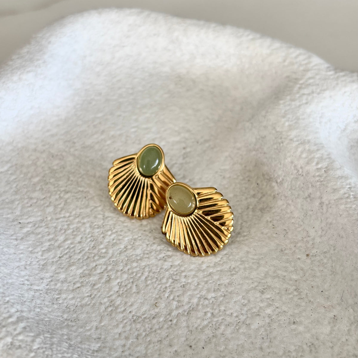 Vale Gold Earrings, Emerald