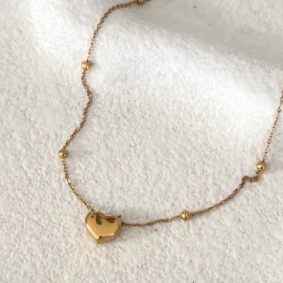 Single Heart Necklace, 18k Gold