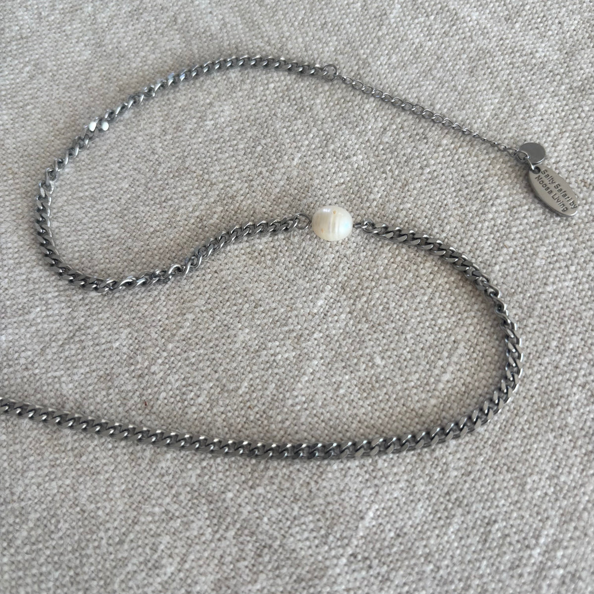 Juniper pearl necklace, chunky chain silver