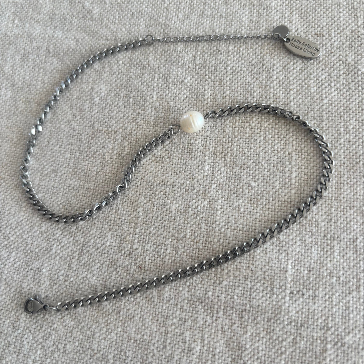 Juniper pearl necklace, chunky chain silver