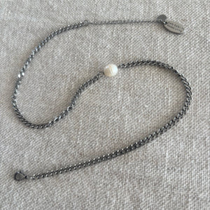 Juniper pearl necklace, chunky chain silver