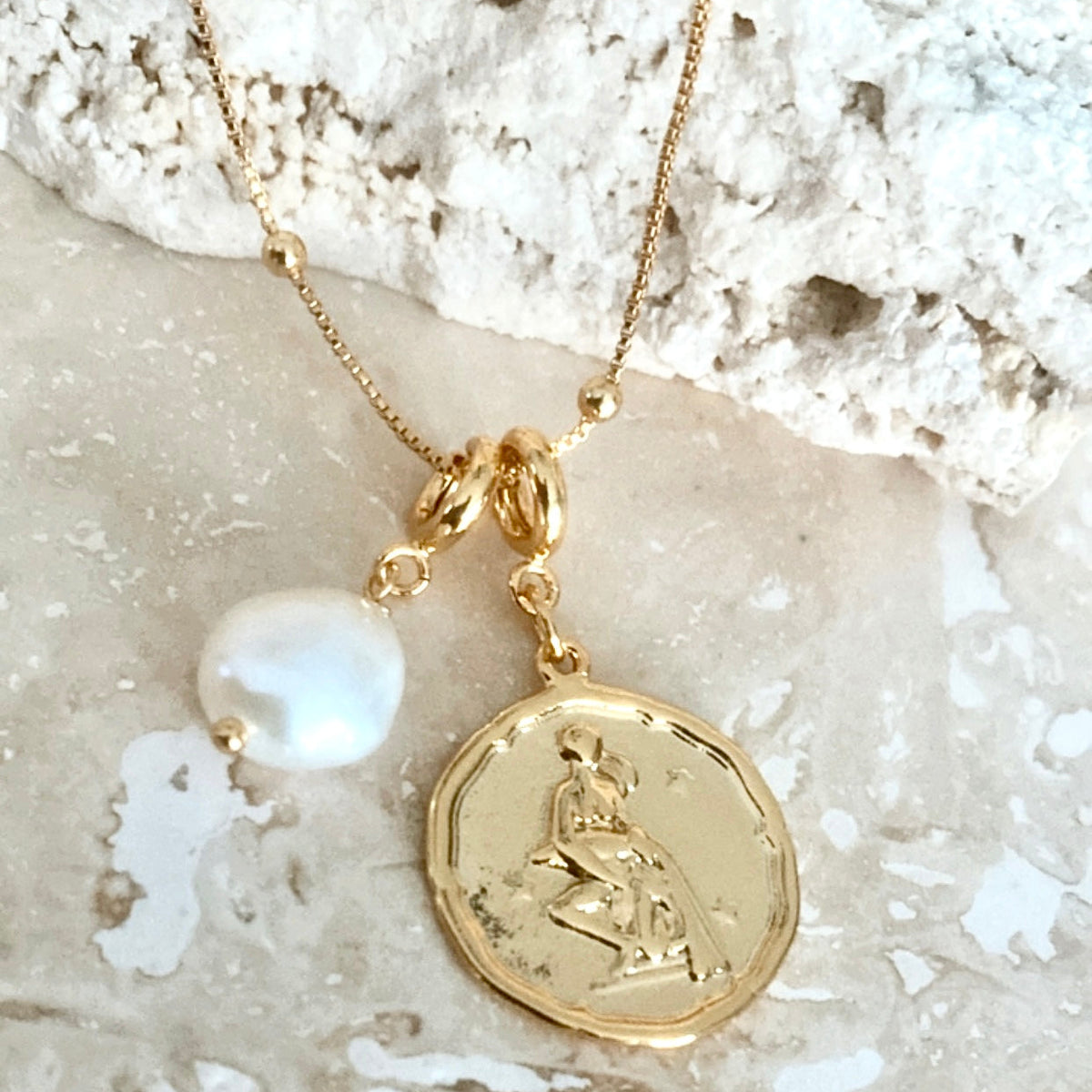 Zodiac with Freshwater Pearl - Aquarius Jan 21 - Feb 19