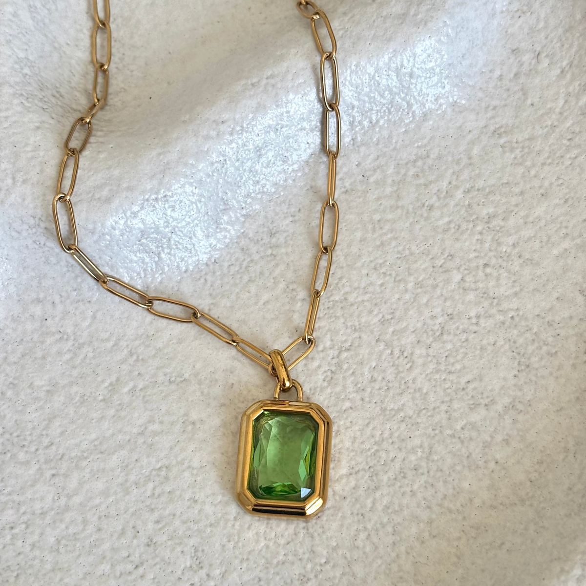 Amour Pendant Necklace, seaweed
