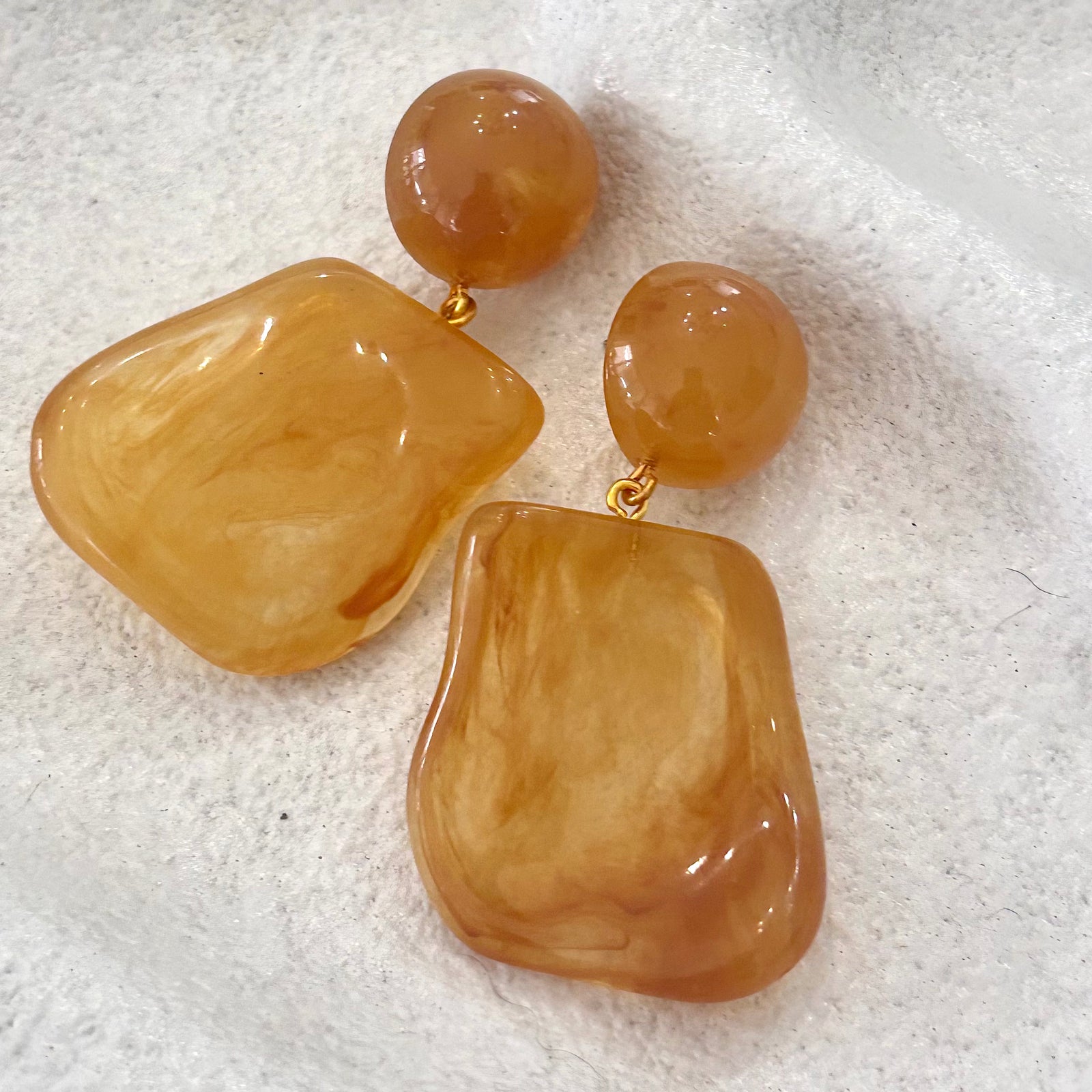 Statement Resin Earring Honey