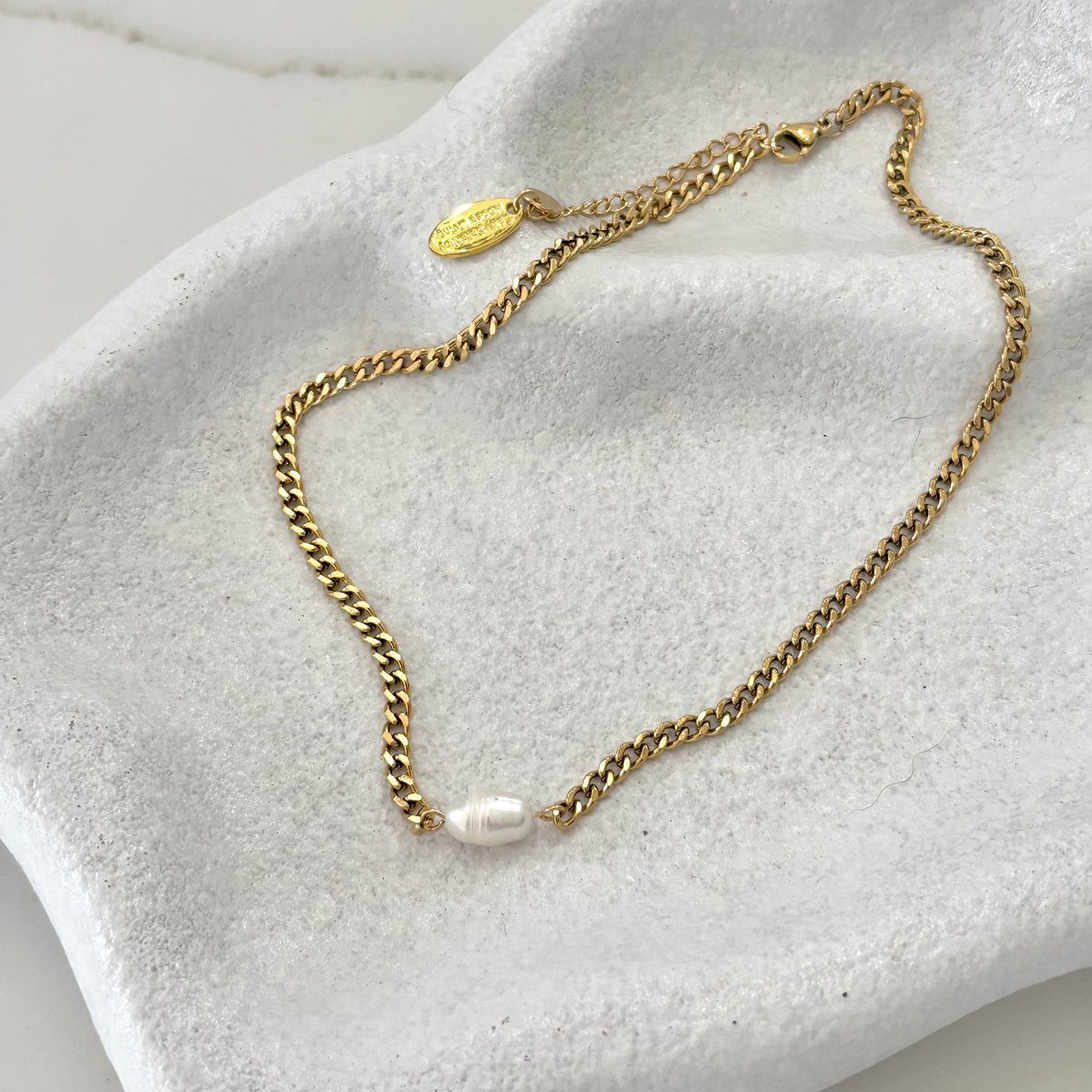 Juniper pearl necklace, chunky chain