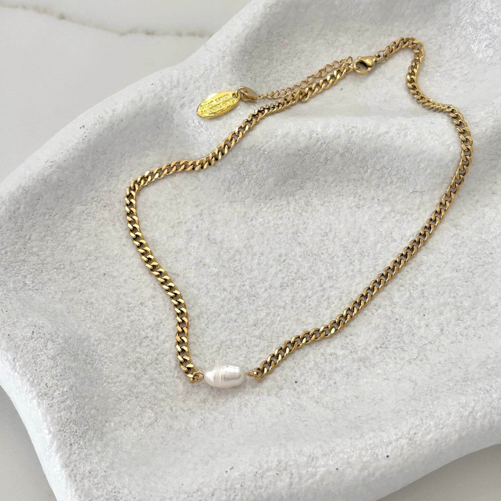 Juniper pearl necklace, chunky chain