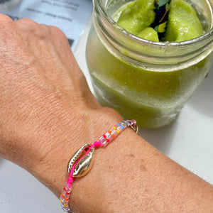 Cochella Shell Bracelet - Neon Pink